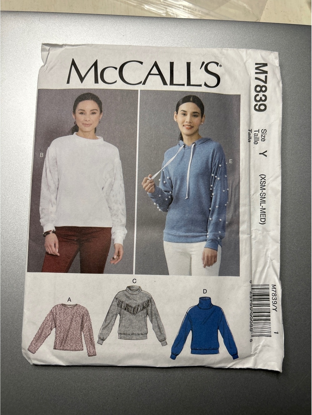 McCALL'S M7839 Women's Sweatshirt Sewing Pattern Size Y (XSM-SML-MED)